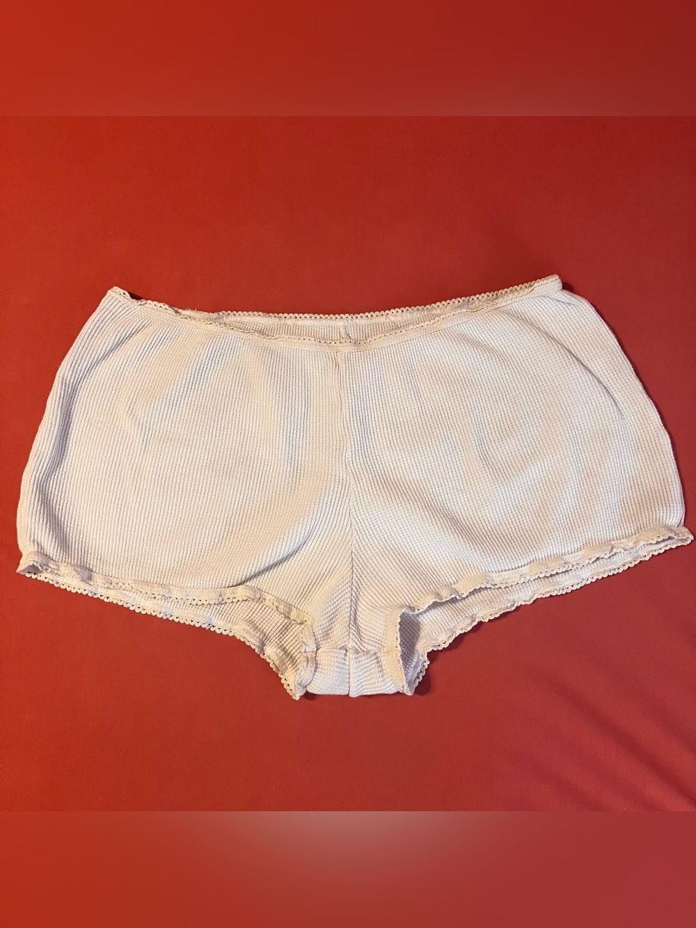 Brandy Melville White Bloomer Shorts - Picture 2 of 4